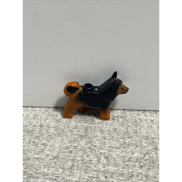 Lego Jurassic World Minifigure Animal RED the Husky Dog from set 75935 - Picture 1 of 7